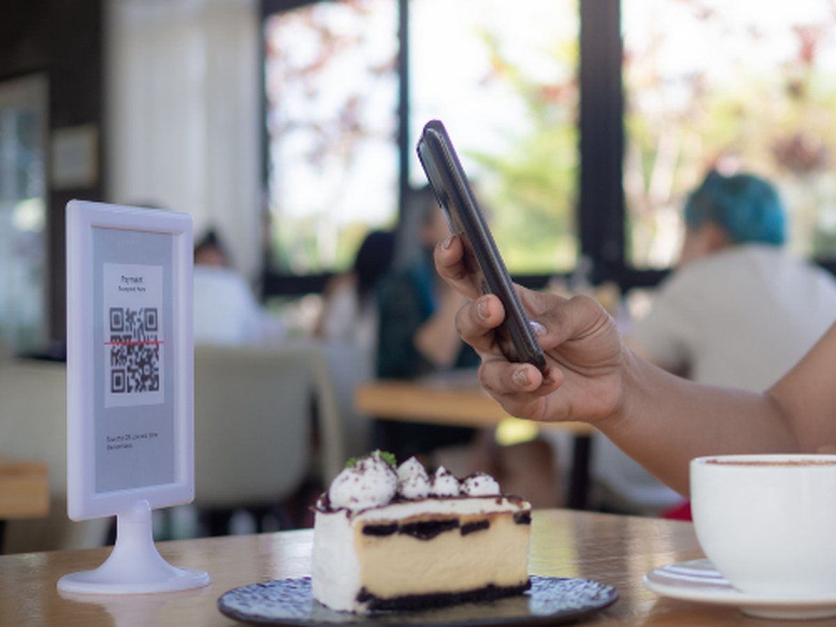 Kafede masadaki QR koddan menü açılıyor